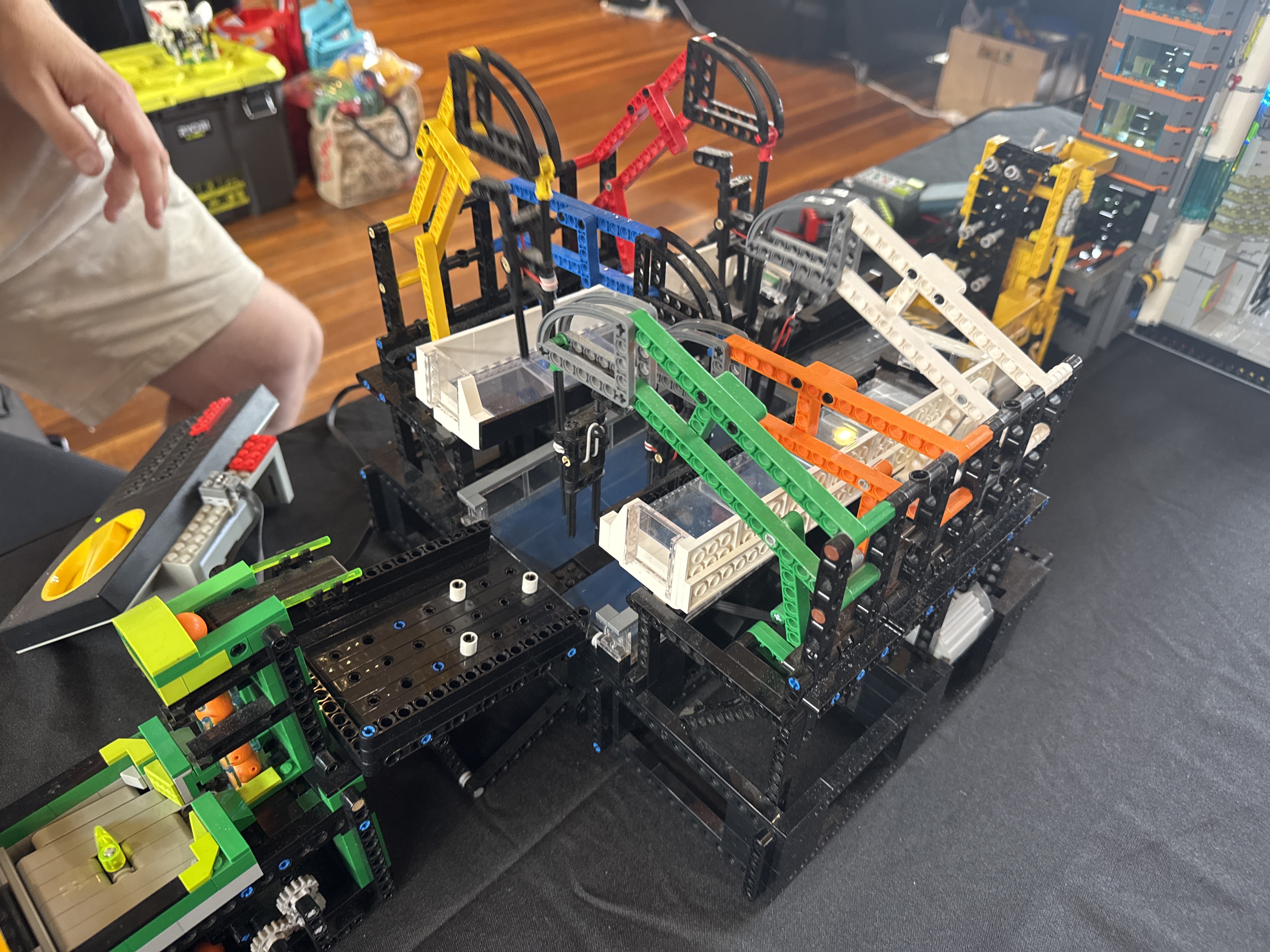 6 arm catch and release