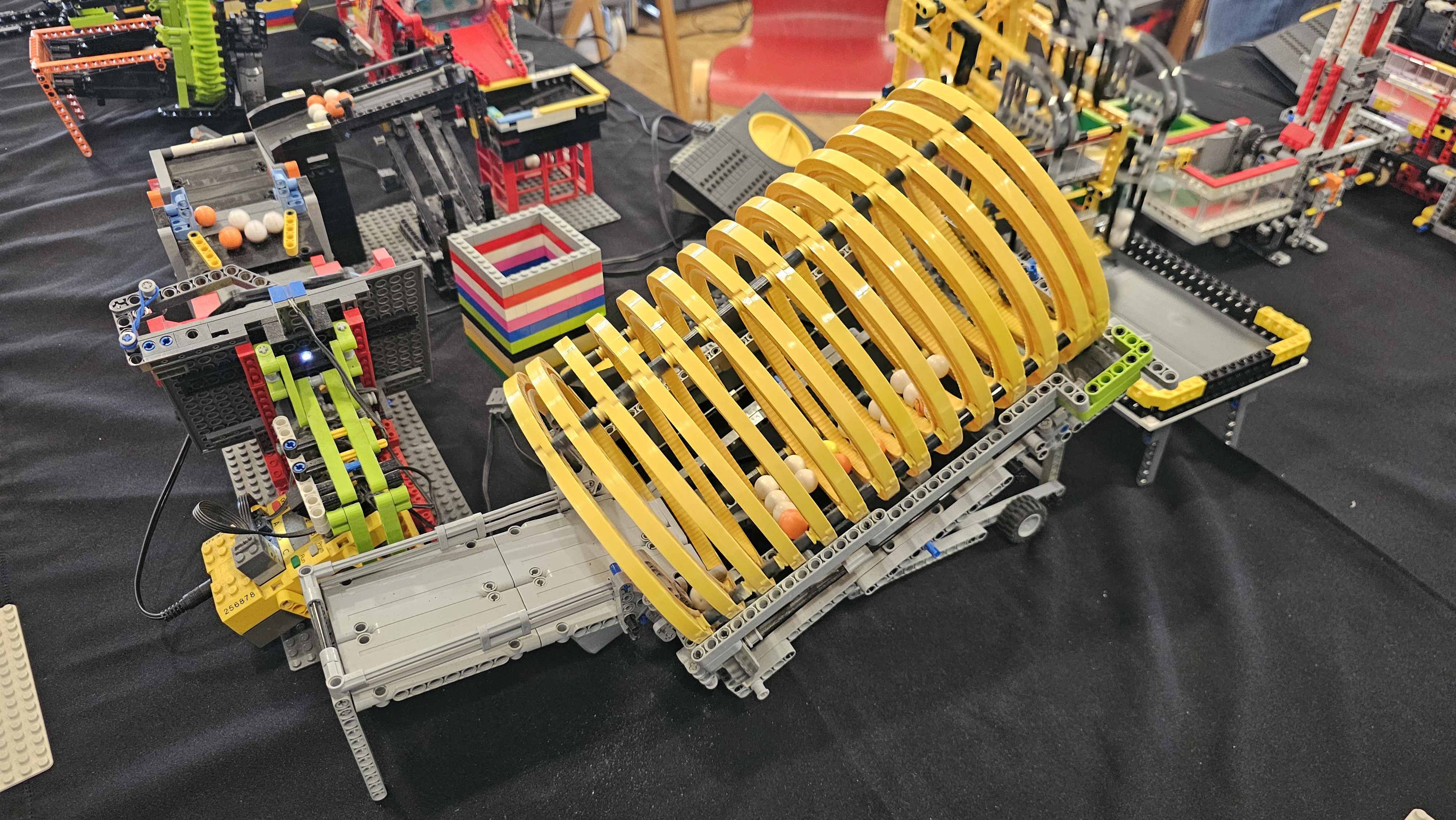 Banana Gear Screw
