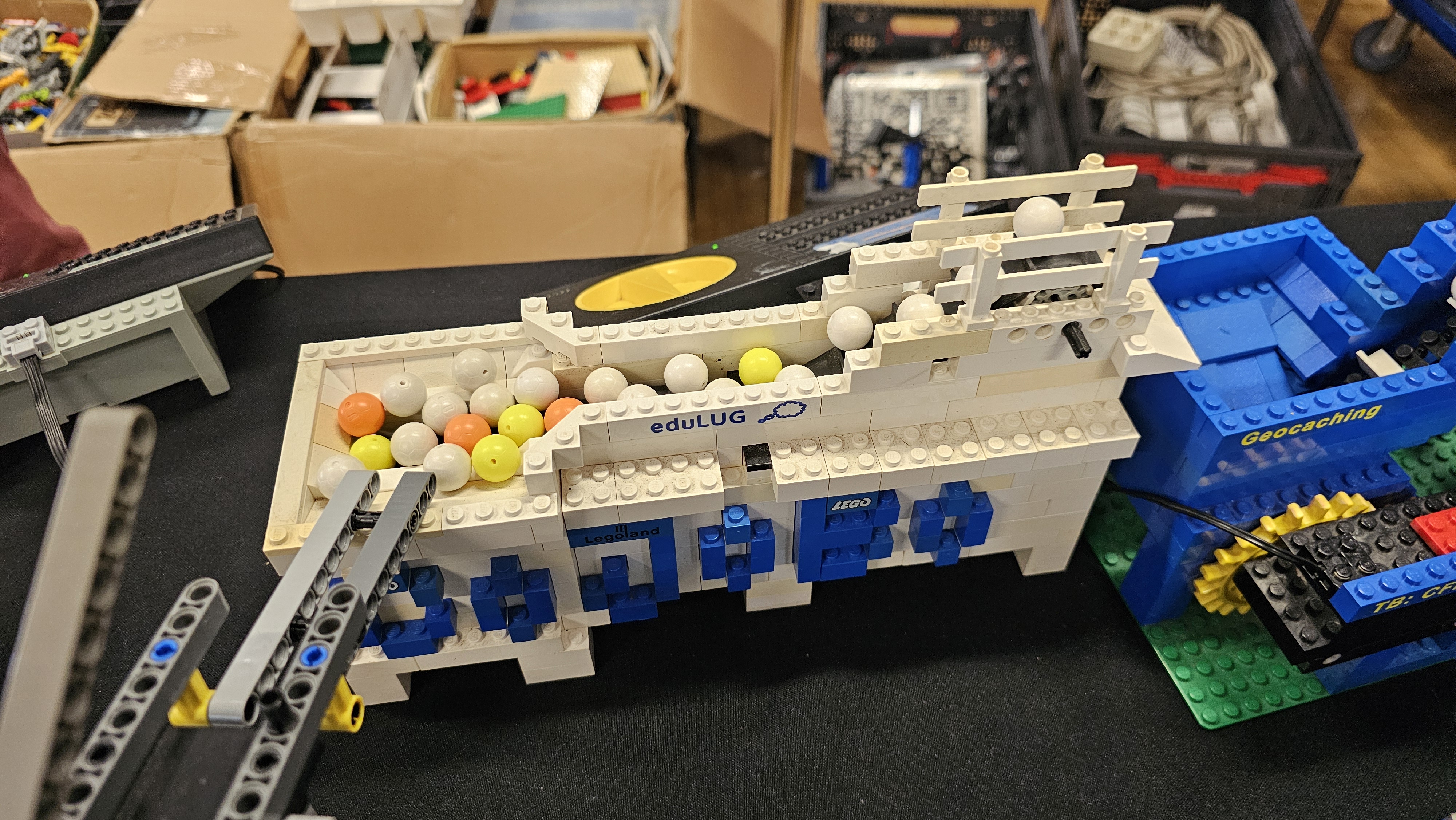 Two Tread Type Conveyor