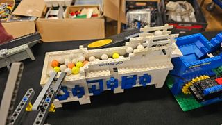 Two Tread Type Conveyor