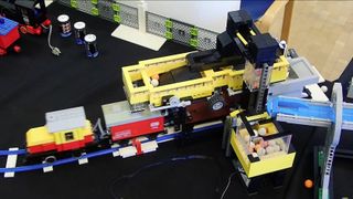 Vintage GBC train - thumbnail 2